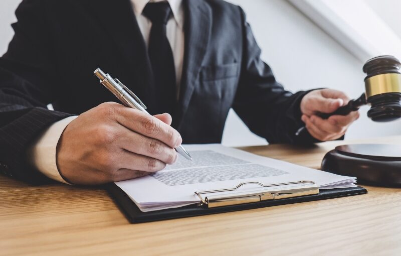 4 Reasons To Hire A Bail Bond Company